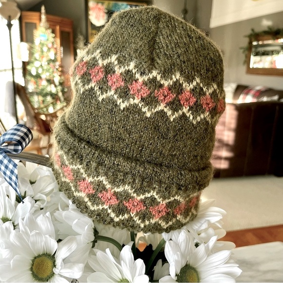 Fair Isle Knit Beanie•Ivy Green~Apricot Pink Flowers•100% Warm Acrylic•Washable - Picture 6 of 8